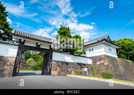 Imperial Palace und Tor tagsüber in Tokio, Japan. Stockfoto