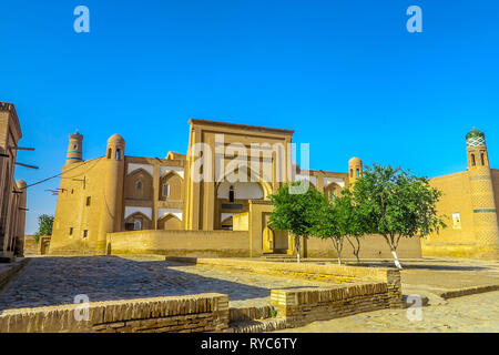 Chiwa Altstadt Mohammed Amin Inak Madrasa Seite Sicht bei Sonnenaufgang Stockfoto