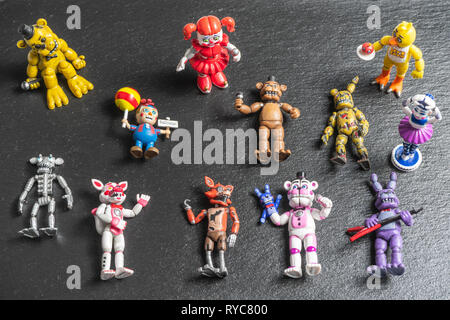 Zeichen, Animatronics kleine Plastik Figuren von fünf Nächte in Freddys video spiel Stockfoto
