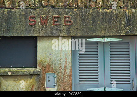 Eine alte stillgelegte Strom sub Station in Launceston, Cornwall, Großbritannien Stockfoto