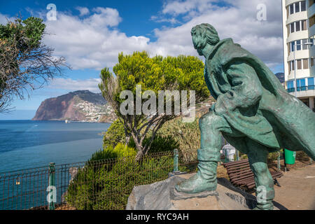 Statue von João Gonçalves Zarco an der Promenade im Stadtviertel Lido, Madeira, Portugal, Europa | João Gonçalves Zarco Statue auf dem Lido Quartal p Stockfoto