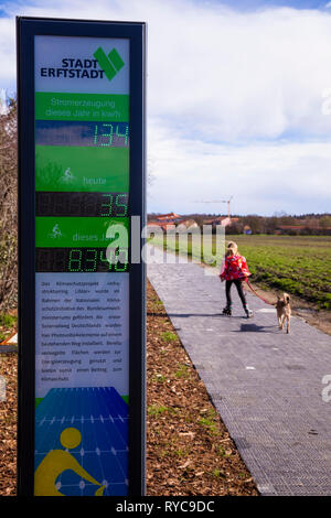 Die erste Solarenergie Radweg in Deutschland in Erftstadt-Liblar bei Köln, 90 Meter langen Teststrecke der Firma Solmove.Der erste Solarenergi Stockfoto