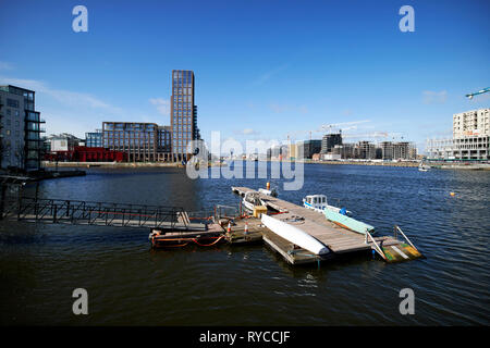 St. Patricks Ruderclub Ponton auf dem Fluss Liffey Dublin Irland Europa Stockfoto