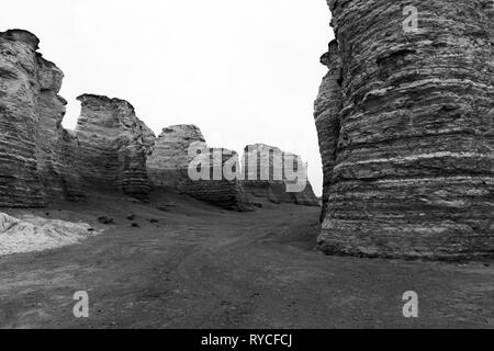 Denkmal Felsen, ein national reconized Chalk Bildung, einer von acht's Kansas Wunder, einer geologischen Erosion der Erde. Sobald ein Binnenmeer Bett, es n Stockfoto