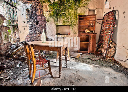 Verlassenes Haus in Kalami, ein 'Ghost Village' Viannos County, Heraklion, Kreta, Griechenland. Stockfoto