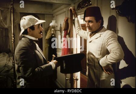 COLIN BLAKELY, ROBERT STEPHENS, das Privatleben des Sherlock Holmes, 1970 Stockfoto