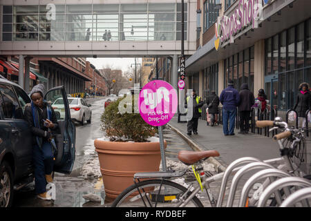 Parkplatz vor der Atlantischen Terminal Mall in Downtown Brooklyn in New York als lyft Pick-up und Drop-off Lage, am Samstag, dem 2. März 2019. Der Börsengang für die Fahrt-sharing Service gemeldet so nahe wie in diesem Monat. (Â© Richard B. Levine) Stockfoto