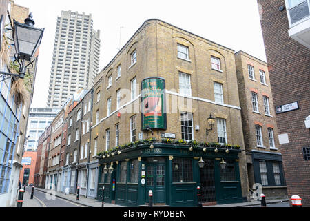 Die Hand und Scheren Public House auf Middle Street, Smithfield, London, EC1, UK Stockfoto