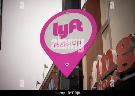 Parkplatz vor der Atlantischen Terminal Mall in Downtown Brooklyn in New York als lyft Pick-up und Drop-off Lage, am Samstag, dem 2. März 2019. Der Börsengang für die Fahrt-sharing Service gemeldet so nahe wie in diesem Monat. (Â© Richard B. Levine) Stockfoto