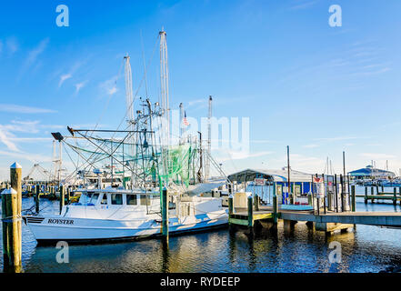 Ein krabbenkutter in Pass Christian Hafen, 24.02.2019, Pass Christian, Mississippi angedockt. Stockfoto