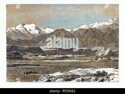 Blick auf yangi Hissar, am Fuße des Pamir Kette Stockfoto