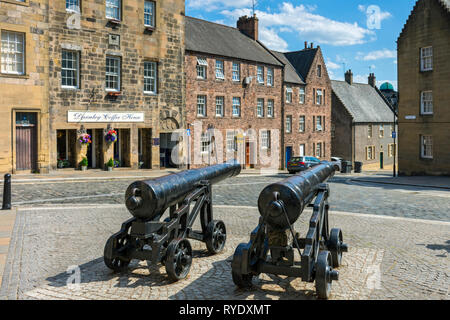 Feld Kanonen an der Ecke von Broad Street, Stirling, Stirlingshire, Schottland, UK Stockfoto