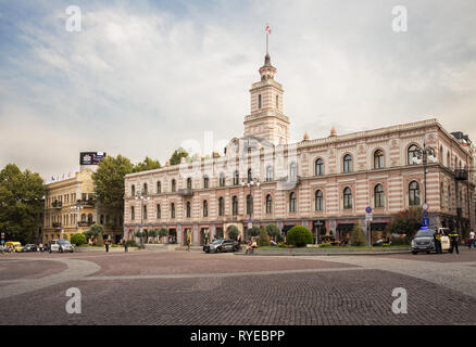 Tiflis, Georgien - 22. SEPTEMBER 2018: Rathaus auf dem Platz der Freiheit, Tbilisi Stockfoto