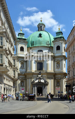 Wien, Österreich - 17. Juni 2018: St. Peter's Church in der traditionellen Fußgängerzone Graben in Wien - Österreich. Stockfoto