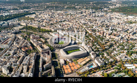 Luftaufnahme von Stadion Le Parc des Princes & Stadion Jean Bouin, Paris Stockfoto