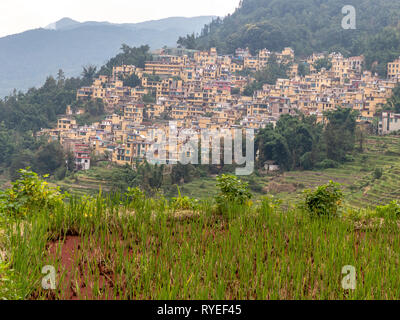 Yuanyang Grafschaft ist in Honghe Präfektur im Südosten der Provinz Yunnan, China, entlang des Roten Flusses. Er ist bekannt für seine spektakulären Reis bekannt Stockfoto