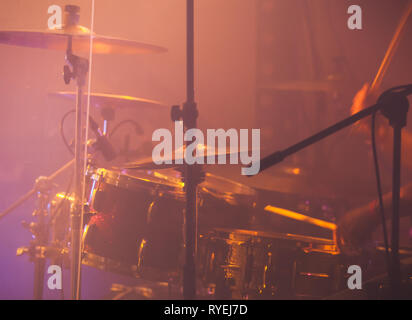 Live musik Foto Hintergrund mit Rock Drum Set. Nahaufnahme, weiche selektiven Fokus Stockfoto