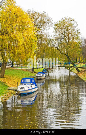 Gracht in Friedrichstadt (Nordfriesland), Canal in Friedrichstadt ((Deutschland, Schleswig-Holstein) Stockfoto