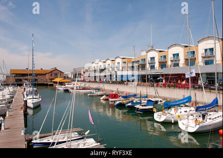 Yachten in Brighton Marina, Sussex, England. Stockfoto