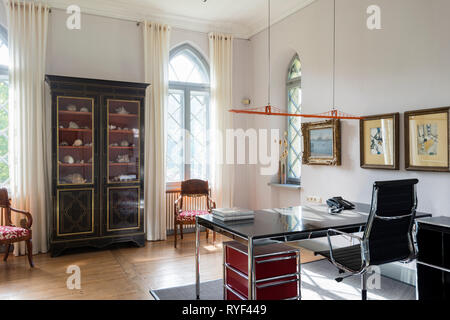 "Maskulin Büro im Schloss Unterleinleiter in Bayern, Deutschland" Stockfoto