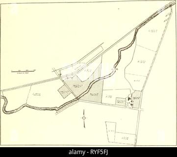 Eine wirtschaftliche Untersuchung der Farm layout.. economicstudyoff 00 myer Jahr: 1920 eine wirtschaftliche Untersuchung der Farm Layout 409 Ausnahme zu dieser Regel. Eines der Markanten Fakten, durch die Untersuchung der Traktoren in IlHnois^ ist, dass ein Drittel der Traktor Besitzer die Größe ihrer Betriebe nach dem Kauf Traktoren erhöht. Soweit Traktoren kommen in diesem Zustand verwendet werden, Es kann erwartet werden, dass sie dazu neigen, die Bild, um fortzufahren. 77. Plan eines südlichen New York farm Dieser Bauernhof stellt einen extremen Fall, bei dem zwanzig - zwei Pakete von hind kombiniert wurden ein Bauernhof von 154,3 Hektar zu bilden. Die sc Stockfoto