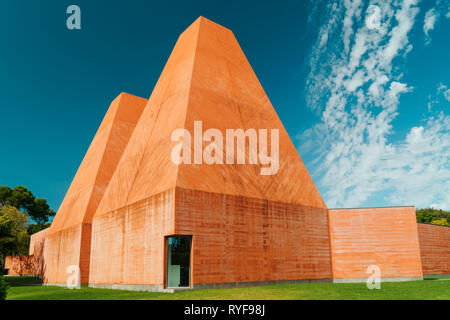 CASCAIS, Portugal - 26. AUGUST 2017: Casa das historias (Haus der Geschichten) Paula Rego Museum wird von Architekt Eduardo Souto de Moura konzipiert Stockfoto