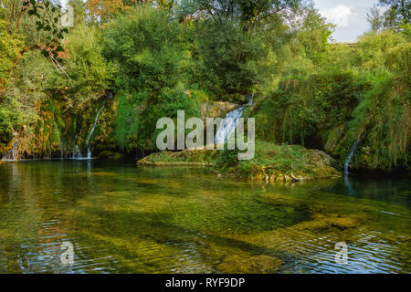 Wasserfälle in Rastoke, Slunj, Kroatien - Ort für Entspannung in der Nähe der Natur Stockfoto