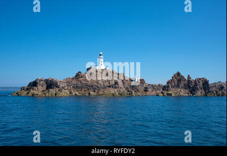 Der Leuchtturm La Corbière, auf der Insel Jersey im Ärmelkanal Stockfoto