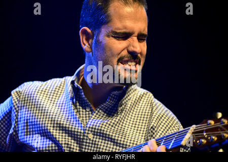 Jazz Gitarrist Charlie Hunter, spielen live in concert Stockfoto