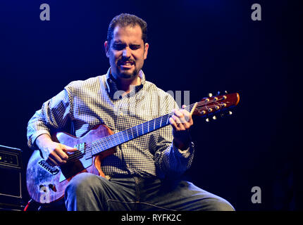 Jazz Gitarrist Charlie Hunter, spielen live in concert Stockfoto