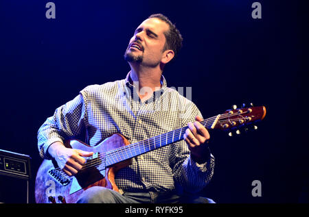 Jazz Gitarrist Charlie Hunter, spielen live in concert Stockfoto