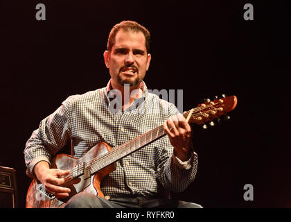 Jazz Gitarrist Charlie Hunter, spielen live in concert Stockfoto