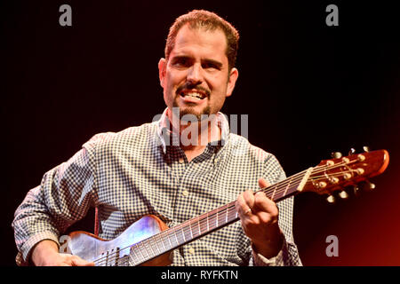 Jazz Gitarrist Charlie Hunter, spielen live in concert Stockfoto