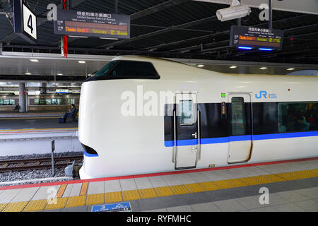 OSAKA, Japan - 1 Mar 2019 - Ansicht der Kansai Airport Limited Express Haruka Zug von Osaka nach den Kansai International Airport (KIX) in Osaka, Stockfoto