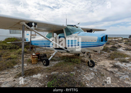 Pigeon Island in der Wallabi Group. Die Houtman Abrolhos Inseln liegen 60 Kilometer vor der Küste von Geraldton in Western Australia. Es gibt 122 pri Stockfoto