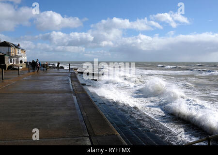 Bonchurch Küste in stürmisches Wetter, Isle of Wight, Großbritannien. Stockfoto