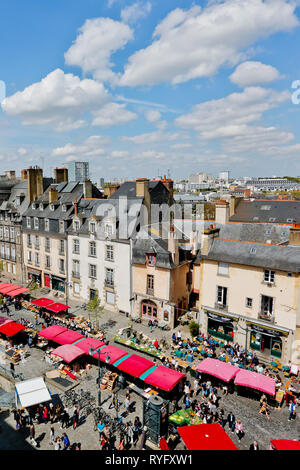 Rennes (Bretagne, Frankreich): Samstag Vormittag Markt, Place des Lices' Platz im Stadtzentrum Stockfoto