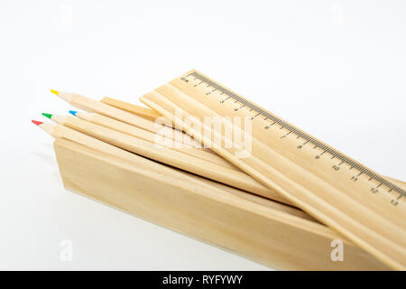 Farbige Holz- Bleistifte, isoliert Stockfoto