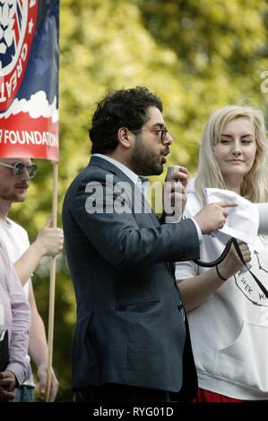 Raheem Kassam an der Freien Tommy Protest in London Stockfoto