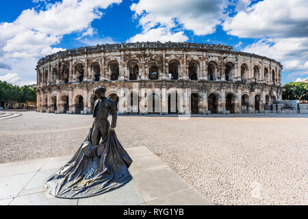 Nimes, Frankreich. Blick auf das antike römische Amphitheater. Stockfoto