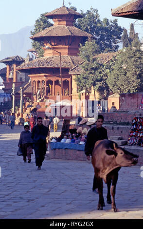 Durbar Square, Kathmandu, Nepal in den 1990er Jahren, vor dem Erdbeben, die viele Gebäude im Jahr 2015 beschädigt Stockfoto