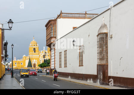 Das historische Zentrum der Stadt Trujillo in der Region von La Libertad im Norden Perus Stockfoto