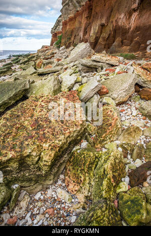 Erhebliche Erosion der Küsten von Hunstanton Klippen in der Nähe von Old Hunstantion auf Norfolk Küste. East Anglia, Großbritannien. Stockfoto