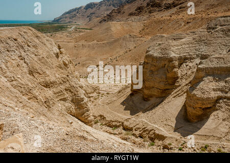 Qumran Höhle 4, Ort der Entdeckung der Schriftrollen vom Toten Meer in Israel in der Nähe von Qumran am Toten Meer Stockfoto