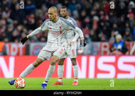 München, Deutschland. 13 Mär, 2019. Fussball: Champions League, K.o.-Runde, Achtelfinale, Rückspiel: FC Bayern München - FC Liverpool in der Allianz Arena. Fabinho von Liverpool spielt den Ball. Credit: Matthias Balk/dpa/Alamy leben Nachrichten Stockfoto