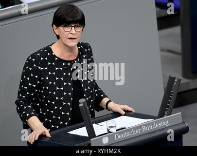 Berlin, Deutschland. 14 Mär, 2019. Saskia Esken (SPD) spricht auf der 86. Sitzung des Bundestages zur "Fair Play in der digitalen Wirtschaft". Quelle: Britta Pedersen/dpa-Zentralbild/dpa/Alamy leben Nachrichten Stockfoto