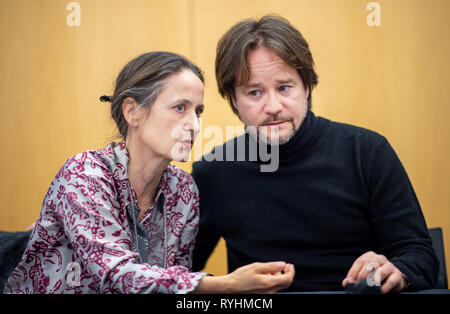 Berlin, Deutschland. 14 Mär, 2019. Johannes Öhman, Direktor der Berliner Staatsballett, und Sasha Waltz, die künftigen Co-director, sprechen auf einer Pressekonferenz Programm Vorstellung der Saison 2019/20. Credit: Monika Skolimowska/dpa-Zentralbild/dpa/Alamy leben Nachrichten Stockfoto
