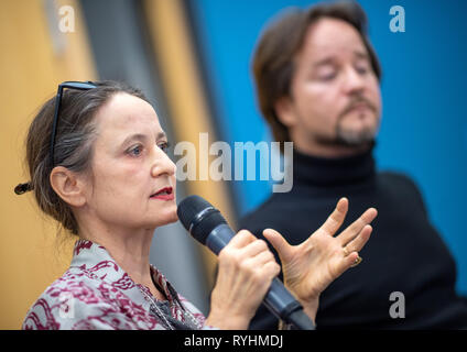 Berlin, Deutschland. 14 Mär, 2019. Johannes Öhman, Direktor der Berliner Staatsballett, und Sasha Waltz, die künftigen Co-Direktor, wird ihr Programm für die Saison 2019/20 auf einer Pressekonferenz. Credit: Monika Skolimowska/dpa-Zentralbild/dpa/Alamy leben Nachrichten Stockfoto