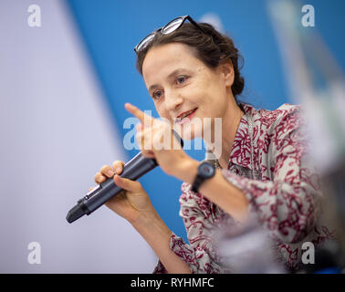 Berlin, Deutschland. 14 Mär, 2019. Sasha Waltz, die künftigen Co - Direktor der Berliner Staatsballett, wird ihr Programm für die Saison 2019/20 auf einer Pressekonferenz. Credit: Monika Skolimowska/dpa-Zentralbild/dpa/Alamy leben Nachrichten Stockfoto