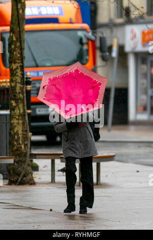 Preston, Lancashire. März 2019, 14th. Wetter in Großbritannien. Stürmische Winde und Regenschauer im Stadtzentrum. Windige und stürmische Duschen, die Duschen sind am schwersten und am häufigsten im Westen. Quelle: MWI/AlamyLiveNews. Stockfoto